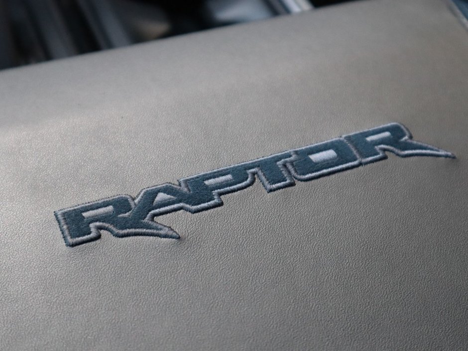 2022 Ford F-150 RAPTOR IN WHITE EQUIPPED WITH A HIGH OUTPUT 3.5L TURBO V6 , 4X4 , 10SPD AUTO , LEATHER HEATED/VENTED BUCKET SEATS , PREMIUM AUDI-26