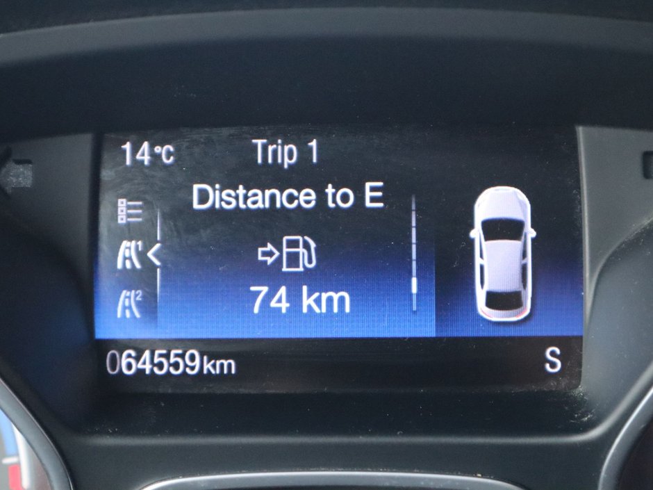 2016 Ford Focus RS IN WHITE EQUIPPED WITH A 350HP 2.3L TURBO I4 , AWD , 6SPD MANUAL , SPORT RIMS , HEATED RECARO BUCKET SEATS , SPORT EXHAUST ,-24