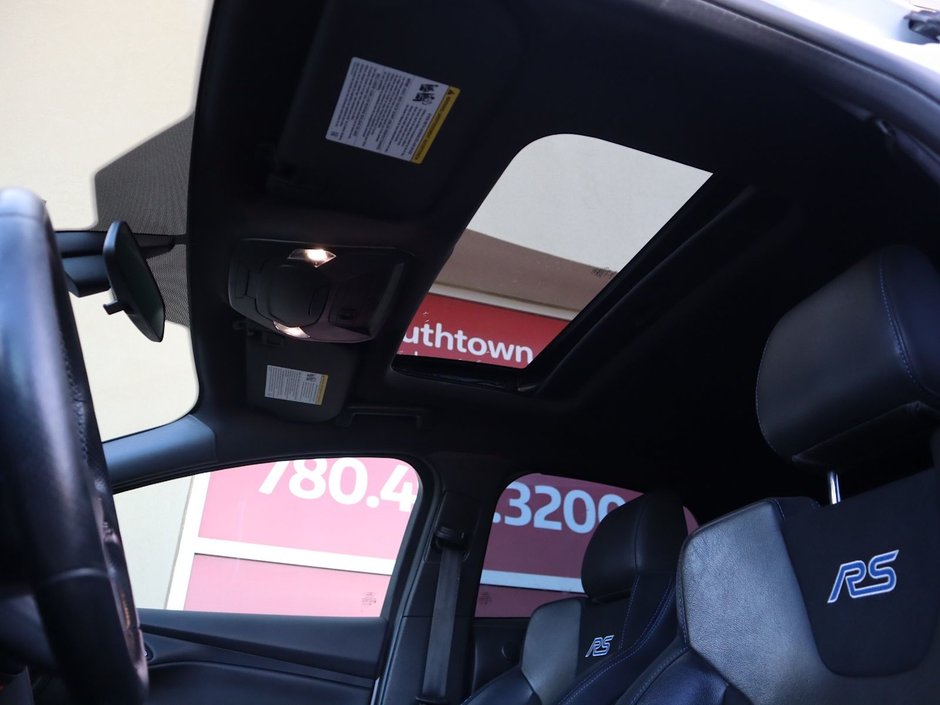 2016 Ford Focus RS IN WHITE EQUIPPED WITH A 350HP 2.3L TURBO I4 , AWD , 6SPD MANUAL , SPORT RIMS , HEATED RECARO BUCKET SEATS , SPORT EXHAUST ,-16