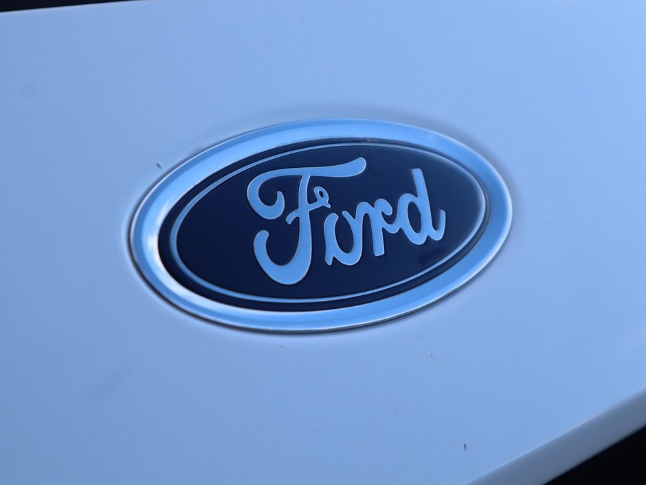 2016 Ford Focus RS IN WHITE EQUIPPED WITH A 350HP 2.3L TURBO I4 , AWD , 6SPD MANUAL , SPORT RIMS , HEATED RECARO BUCKET SEATS , SPORT EXHAUST ,-2