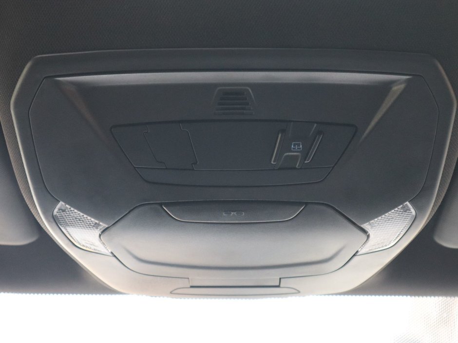 2018 Ford Focus ST IN OXFORD WHITE EQUIPPED WITH A 2.0L ECOBOOST I4 , FWD , 6SPD MANUAL , SUNROOF , AMBIENT LIGHTING , SONY PREMIUM AUDIO , HEAT-24