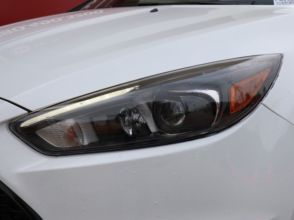 2018 Ford Focus ST IN OXFORD WHITE EQUIPPED WITH A 2.0L ECOBOOST I4 , FWD , 6SPD MANUAL , SUNROOF , AMBIENT LIGHTING , SONY PREMIUM AUDIO , HEAT-3