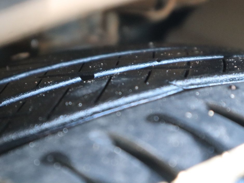 2014 Ford Fusion SE IN BLACK EQUIPPED WITH A 2.0L ECOBOOST I4 , AWD , 6SPD AUTO , LEATHER HEATED SEATS , BLUETOOTH , SW CONTROLS , SUNROOF , 18IN-5