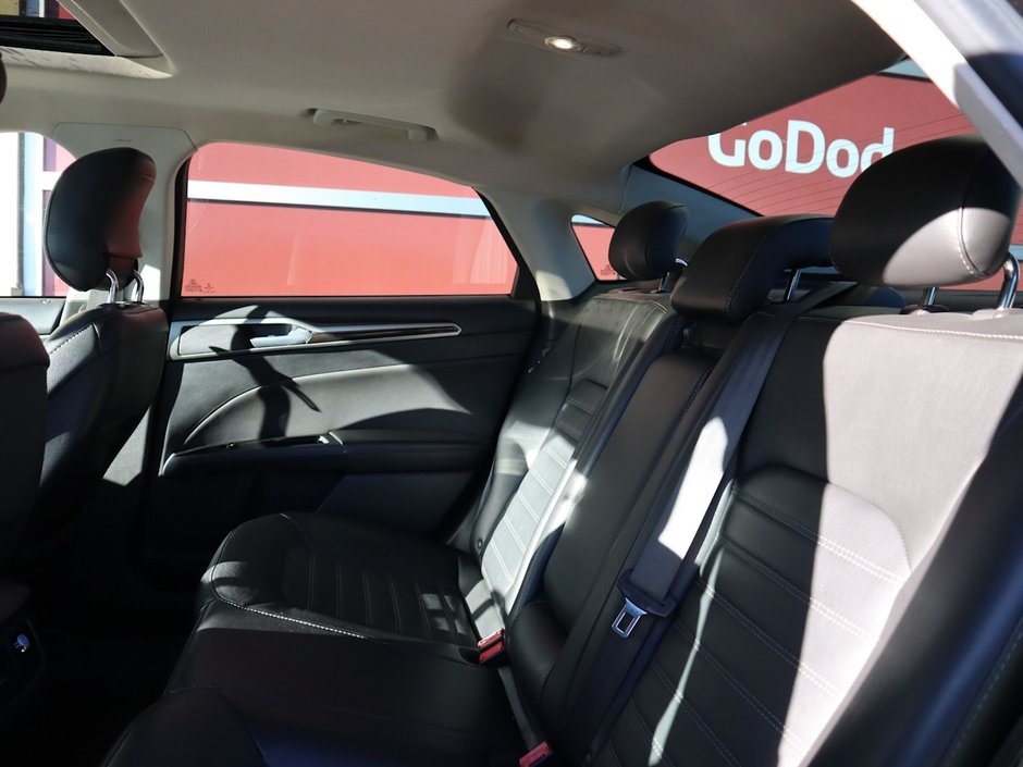 2014 Ford Fusion SE IN BLACK EQUIPPED WITH A 2.0L ECOBOOST I4 , AWD , 6SPD AUTO , LEATHER HEATED SEATS , BLUETOOTH , SW CONTROLS , SUNROOF , 18IN-19