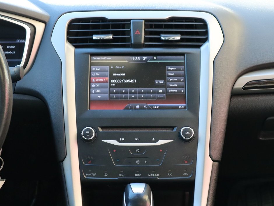 2014 Ford Fusion SE IN BLACK EQUIPPED WITH A 2.0L ECOBOOST I4 , AWD , 6SPD AUTO , LEATHER HEATED SEATS , BLUETOOTH , SW CONTROLS , SUNROOF , 18IN-22