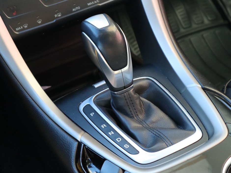 2014 Ford Fusion SE IN BLACK EQUIPPED WITH A 2.0L ECOBOOST I4 , AWD , 6SPD AUTO , LEATHER HEATED SEATS , BLUETOOTH , SW CONTROLS , SUNROOF , 18IN-23