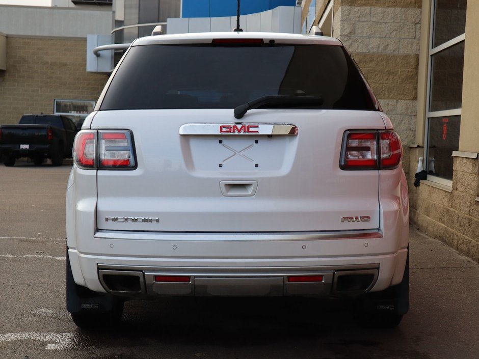 2016 GMC Acadia DENALI IN WHITE EQUIPPED WITH A 3.6L V6 , AWD , 6SPD AUTO , PREMIUM BOSE AUDIO , DUAL EXHAUST , SUNROOF , DUAL HEADREST DVD ENTE-8