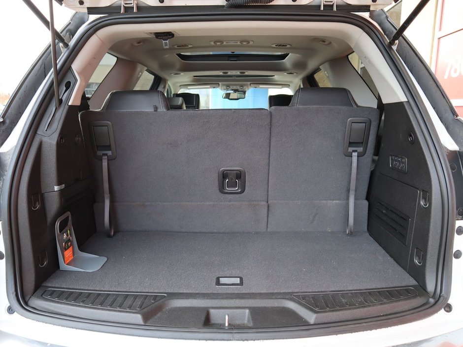 2016 GMC Acadia DENALI IN WHITE EQUIPPED WITH A 3.6L V6 , AWD , 6SPD AUTO , PREMIUM BOSE AUDIO , DUAL EXHAUST , SUNROOF , DUAL HEADREST DVD ENTE-23