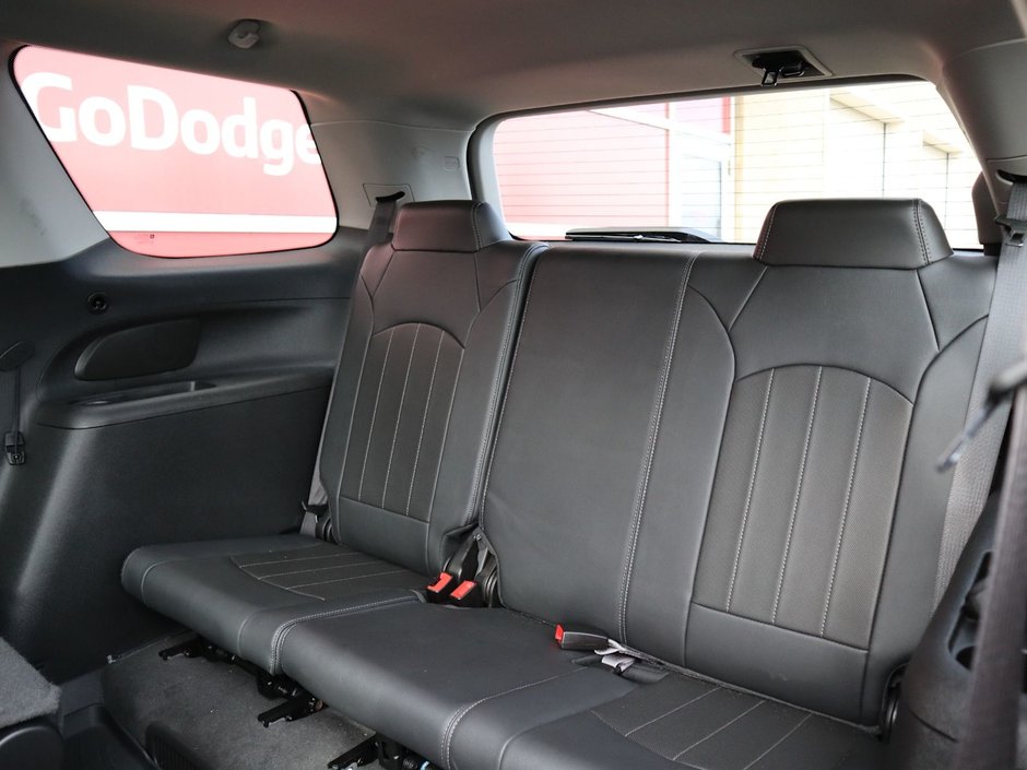 2016 GMC Acadia DENALI IN WHITE EQUIPPED WITH A 3.6L V6 , AWD , 6SPD AUTO , PREMIUM BOSE AUDIO , DUAL EXHAUST , SUNROOF , DUAL HEADREST DVD ENTE-22