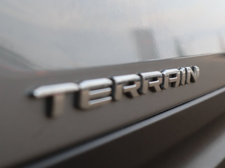 2023 GMC Terrain SLE IN GREY EQUIPPED WITH A 1.5L TURBO I4 , AWD , 9SPD AUTO , PWR LIFTGATE , ALLOY RIMS , PWR DRIVER SEAT , PWR LOCKS/WINDOWS ,-12