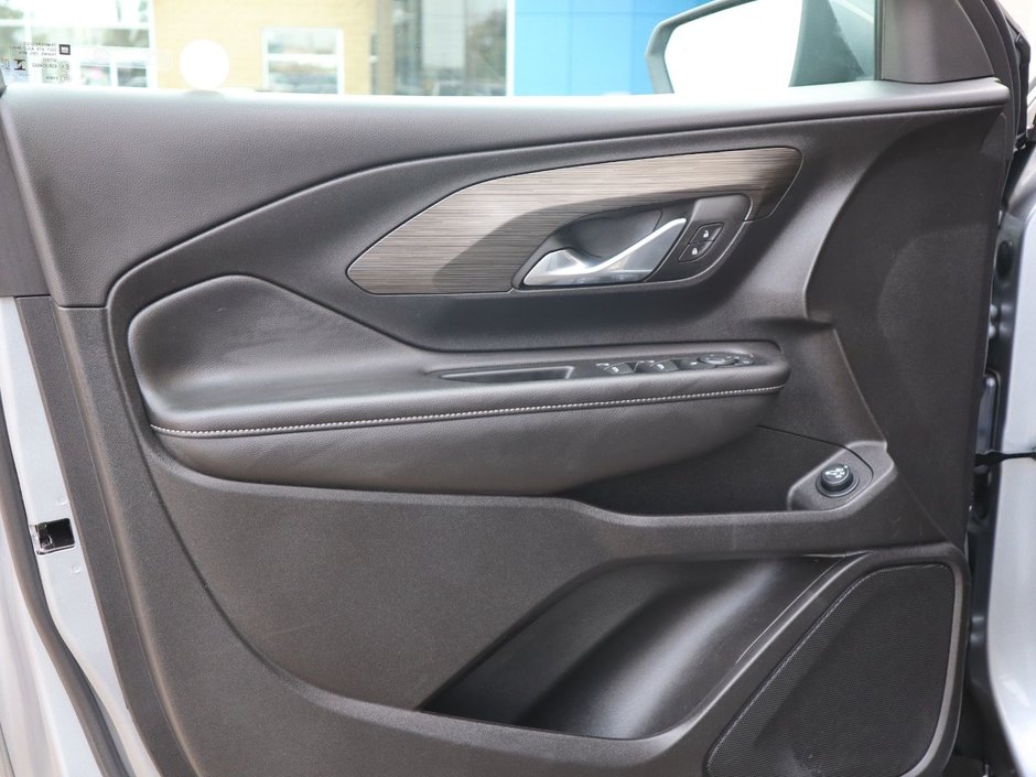 2023 GMC Terrain SLE IN GREY EQUIPPED WITH A 1.5L TURBO I4 , AWD , 9SPD AUTO , PWR LIFTGATE , ALLOY RIMS , PWR DRIVER SEAT , PWR LOCKS/WINDOWS ,-18