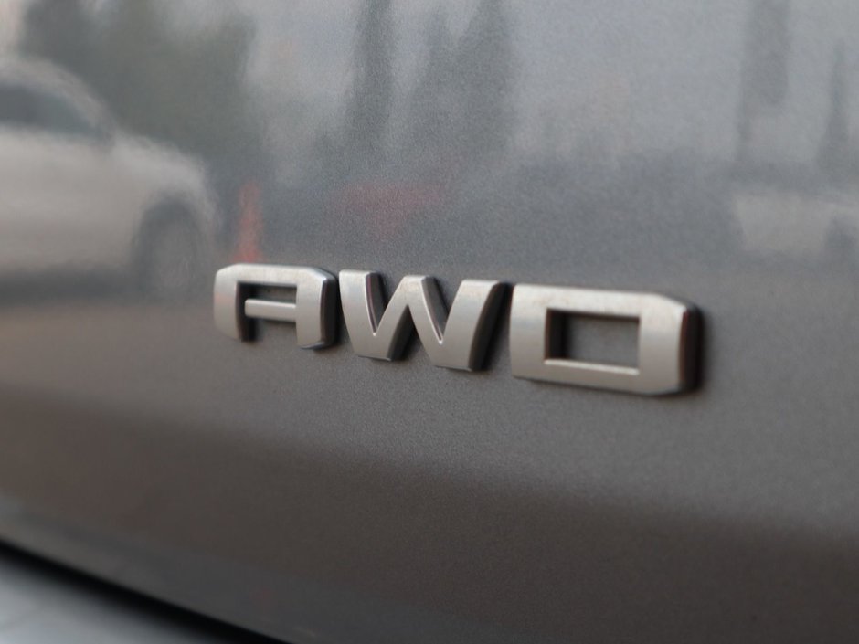 2023 GMC Terrain SLE IN GREY EQUIPPED WITH A 1.5L TURBO I4 , AWD , 9SPD AUTO , PWR LIFTGATE , ALLOY RIMS , PWR DRIVER SEAT , PWR LOCKS/WINDOWS ,-15