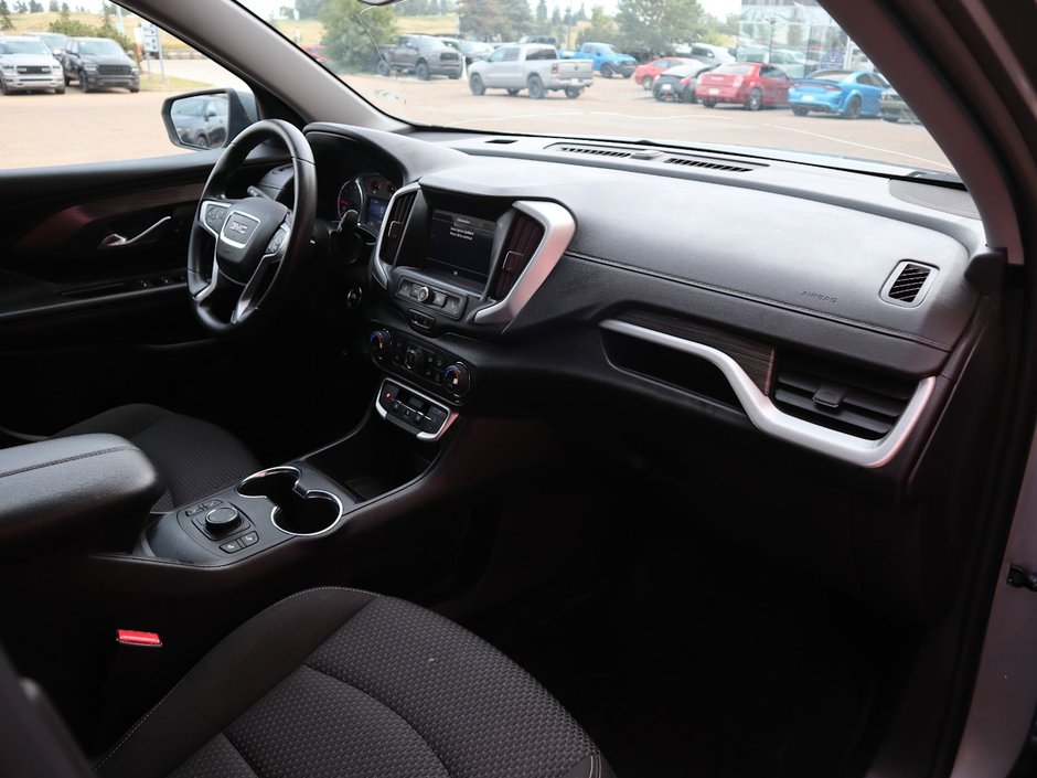 2023 GMC Terrain SLE IN GREY EQUIPPED WITH A 1.5L TURBO I4 , AWD , 9SPD AUTO , PWR LIFTGATE , ALLOY RIMS , PWR DRIVER SEAT , PWR LOCKS/WINDOWS ,-21