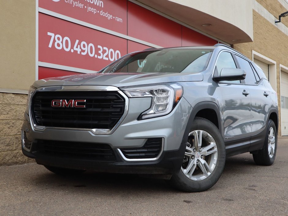 2023 GMC Terrain SLE IN GREY EQUIPPED WITH A 1.5L TURBO I4 , AWD , 9SPD AUTO , PWR LIFTGATE , ALLOY RIMS , PWR DRIVER SEAT , PWR LOCKS/WINDOWS ,-0