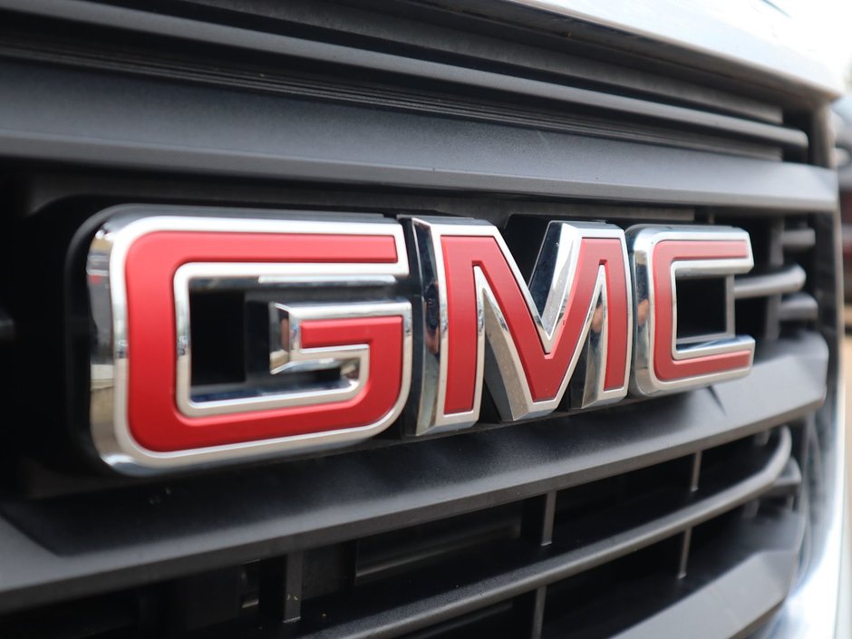 2023 GMC Terrain SLE IN GREY EQUIPPED WITH A 1.5L TURBO I4 , AWD , 9SPD AUTO , PWR LIFTGATE , ALLOY RIMS , PWR DRIVER SEAT , PWR LOCKS/WINDOWS ,-2