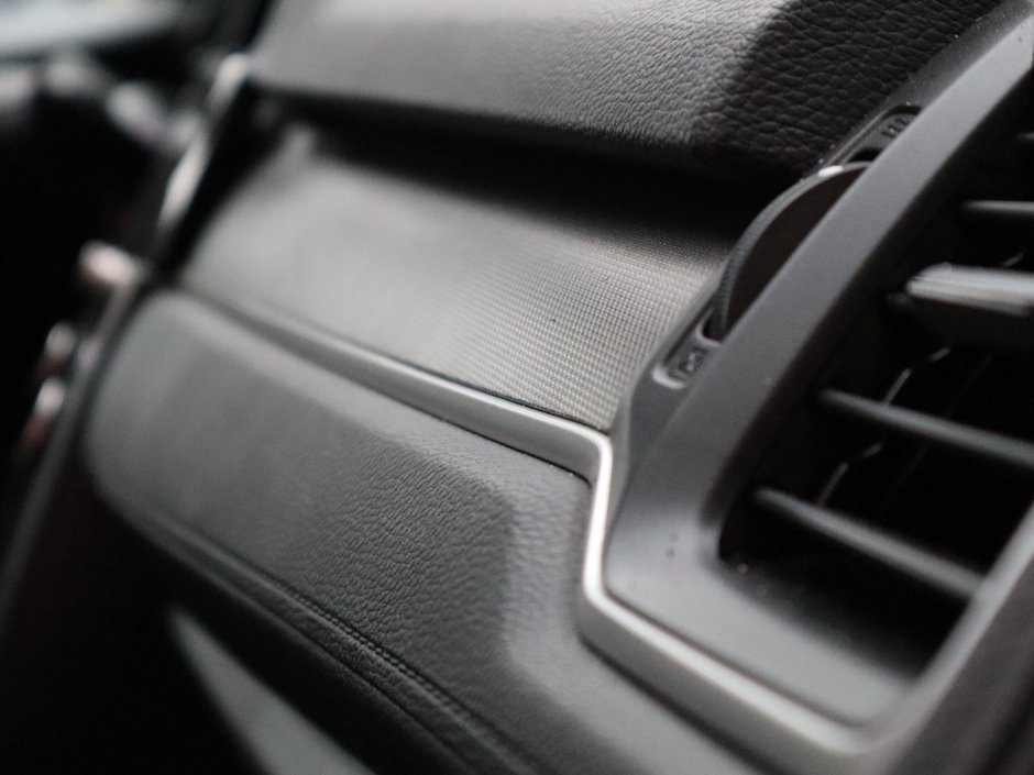 2019 Honda Civic Coupe LX IN WHITE EQUIPPED WITH A 2.0L I4 , FWD , MANUAL TRANSMISSION , CLOTH SEATS , AC , CRUISE , BACKUP CAM , APPLE CARPLAY/ANDROID-18