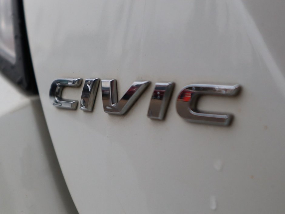 2019 Honda Civic Coupe LX IN WHITE EQUIPPED WITH A 2.0L I4 , FWD , MANUAL TRANSMISSION , CLOTH SEATS , AC , CRUISE , BACKUP CAM , APPLE CARPLAY/ANDROID-12