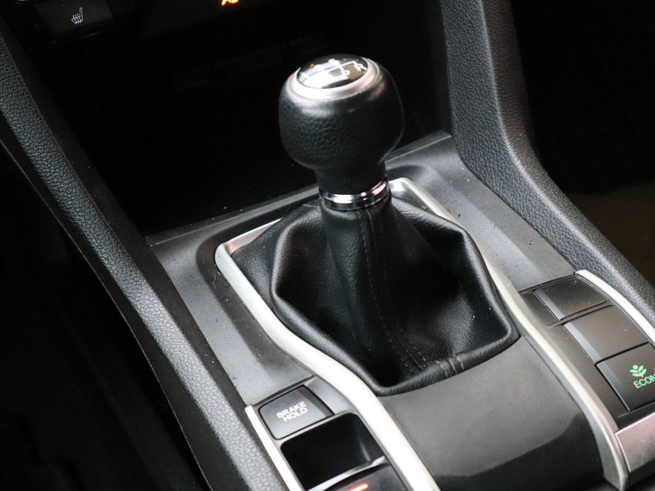 2019 Honda Civic Coupe LX IN WHITE EQUIPPED WITH A 2.0L I4 , FWD , MANUAL TRANSMISSION , CLOTH SEATS , AC , CRUISE , BACKUP CAM , APPLE CARPLAY/ANDROID-21