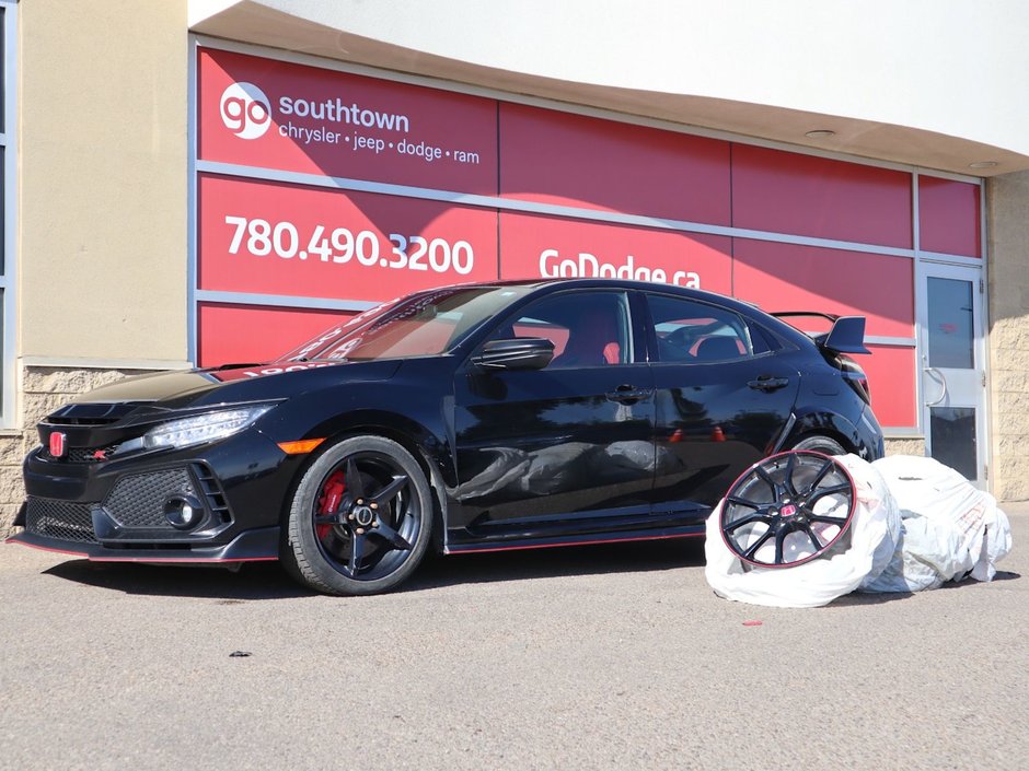 2019 Honda Civic Type R TYPE R IN BLACK EQUIPPED WITH A 300+HP 2.0L TURBO , FWD , 6SPD MANUAL , RECARO BUCKET SEATS , PREMIUM AUDIO , BACKUP CAM , AC ,-31