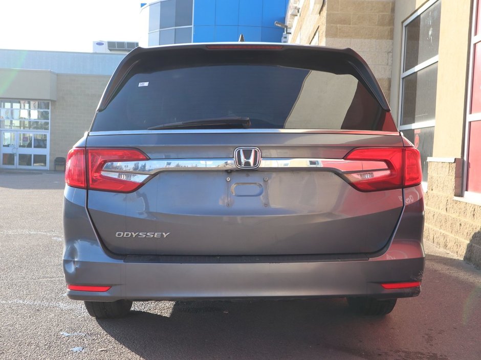 2018 Honda Odyssey LX IN GREY EQUIPPED WITH A 3.5L V6 , FWD , 9SPD AUTO , CLOTH HEATED SEATS , AC , CRUISE , PWR WINDOWS/LOCKS , HONDA RELIABILITY-8