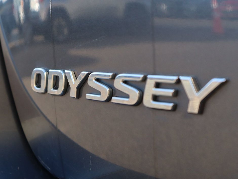 2018 Honda Odyssey LX IN GREY EQUIPPED WITH A 3.5L V6 , FWD , 9SPD AUTO , CLOTH HEATED SEATS , AC , CRUISE , PWR WINDOWS/LOCKS , HONDA RELIABILITY-12