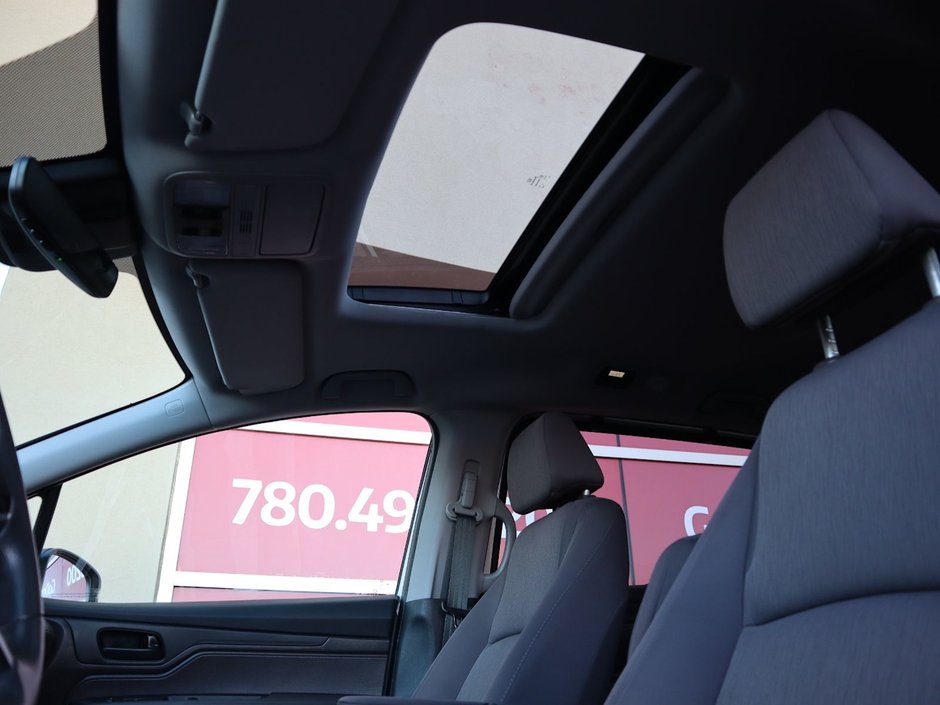 2019 Honda Odyssey EX IN WHITE EQUIPPEDW WITH A 280 HP 3.5L V6 , FWD , 9SPD AUTO , CLOTH HEATED SEATS , BACAKUP CAM , DUAL ZONE AC , CRUISE , 18INC-15