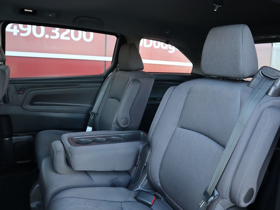 2019 Honda Odyssey EX IN WHITE EQUIPPEDW WITH A 280 HP 3.5L V6 , FWD , 9SPD AUTO , CLOTH HEATED SEATS , BACAKUP CAM , DUAL ZONE AC , CRUISE , 18INC-16