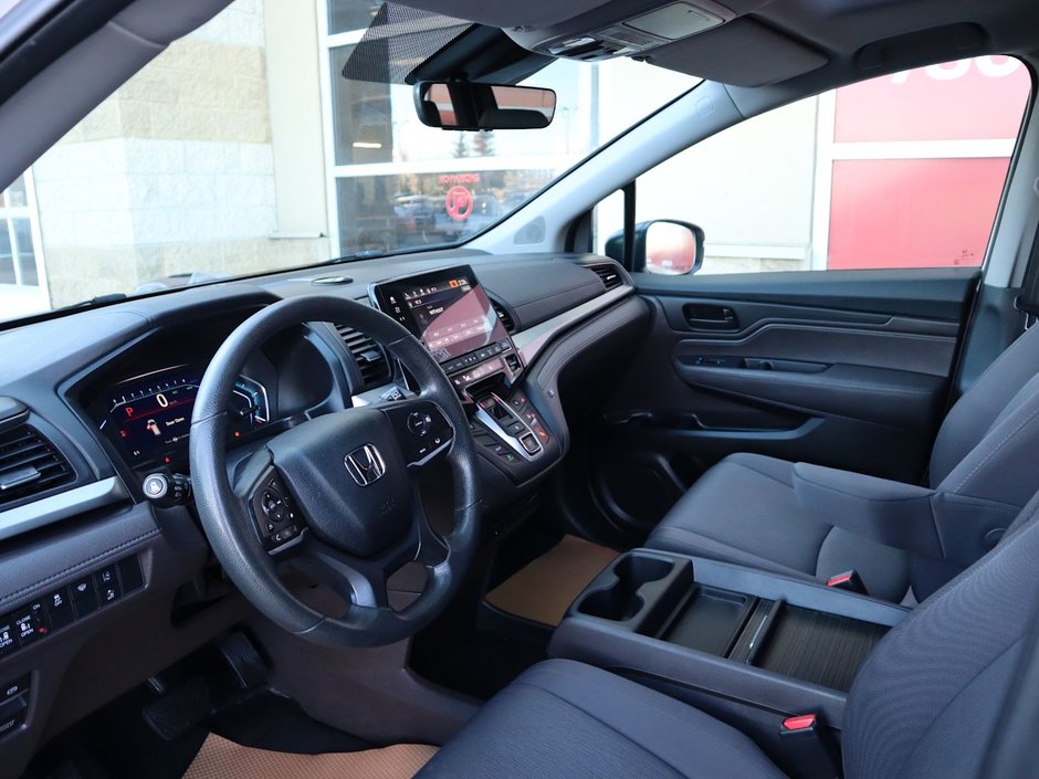 2019 Honda Odyssey EX IN WHITE EQUIPPEDW WITH A 280 HP 3.5L V6 , FWD , 9SPD AUTO , CLOTH HEATED SEATS , BACAKUP CAM , DUAL ZONE AC , CRUISE , 18INC-11