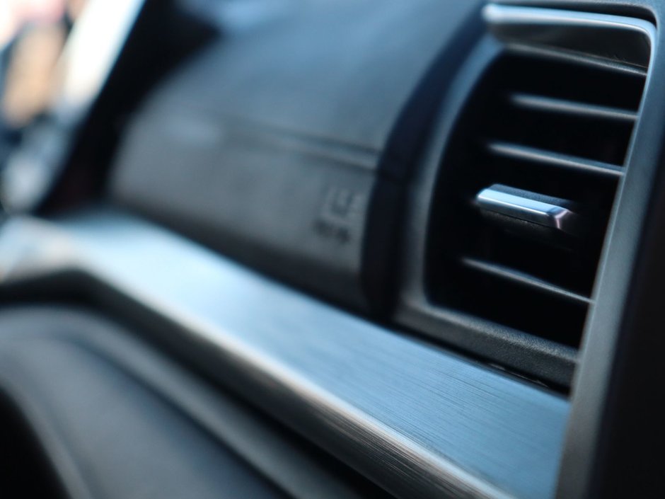 2019 Honda Odyssey EX IN WHITE EQUIPPEDW WITH A 280 HP 3.5L V6 , FWD , 9SPD AUTO , CLOTH HEATED SEATS , BACAKUP CAM , DUAL ZONE AC , CRUISE , 18INC-19