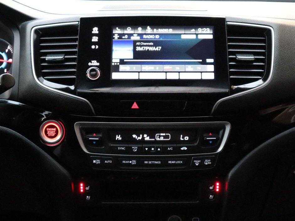 2020 Honda Passport TOURING IN RED EQUIPPED WITH A 3.5L V6 , AWD , 9SPD AUTO , LEATHER HEATED/VENTED BUCKET SEATS , DUAL EXHAUST , NAV , PREMIUM AUD-22