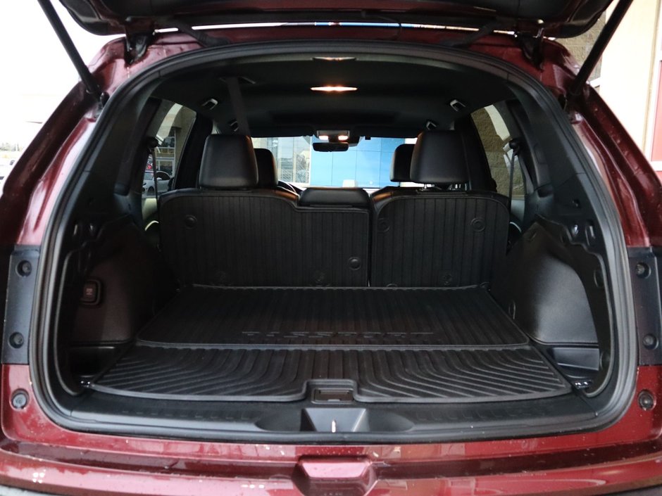 2020 Honda Passport TOURING IN RED EQUIPPED WITH A 3.5L V6 , AWD , 9SPD AUTO , LEATHER HEATED/VENTED BUCKET SEATS , DUAL EXHAUST , NAV , PREMIUM AUD-9