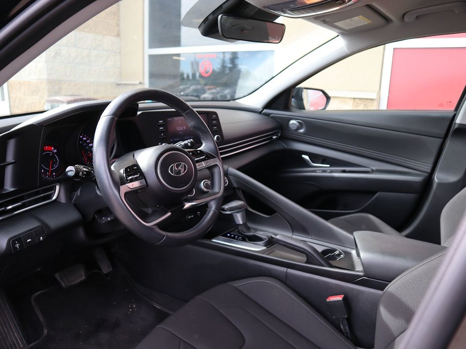 2023 Hyundai Elantra PREFERRED IN BLACK EQUIPPED WITH A 2.0L I4 , FWD , CVT AUTO , CLOTH HEATED SEATS , AC , CRUISE , BACKUP CAM , APPLE CARPLAY/ANDR-13