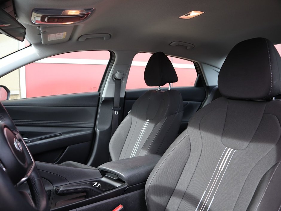 2023 Hyundai Elantra PREFERRED IN BLACK EQUIPPED WITH A 2.0L I4 , FWD , CVT AUTO , CLOTH HEATED SEATS , AC , CRUISE , BACKUP CAM , APPLE CARPLAY/ANDR-16