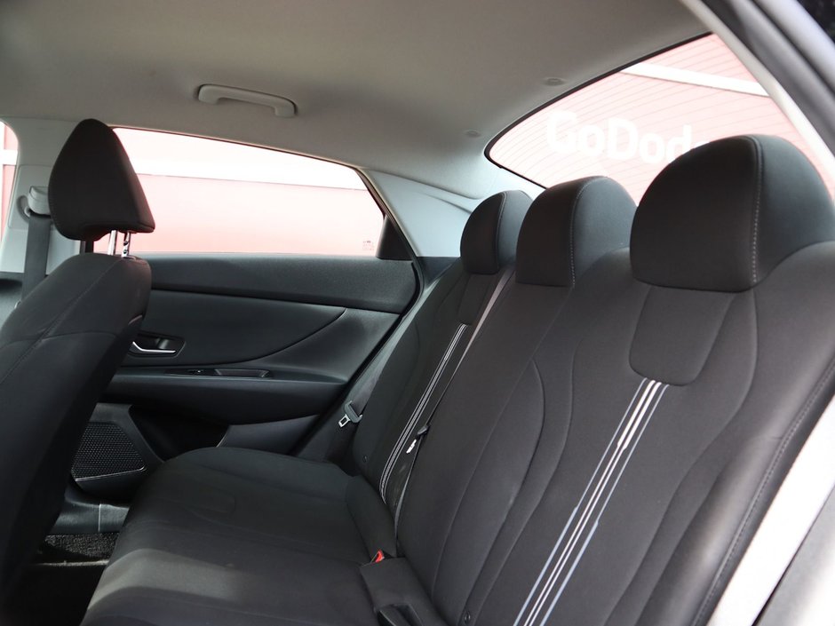 2023 Hyundai Elantra PREFERRED IN BLACK EQUIPPED WITH A 2.0L I4 , FWD , CVT AUTO , CLOTH HEATED SEATS , AC , CRUISE , BACKUP CAM , APPLE CARPLAY/ANDR-17