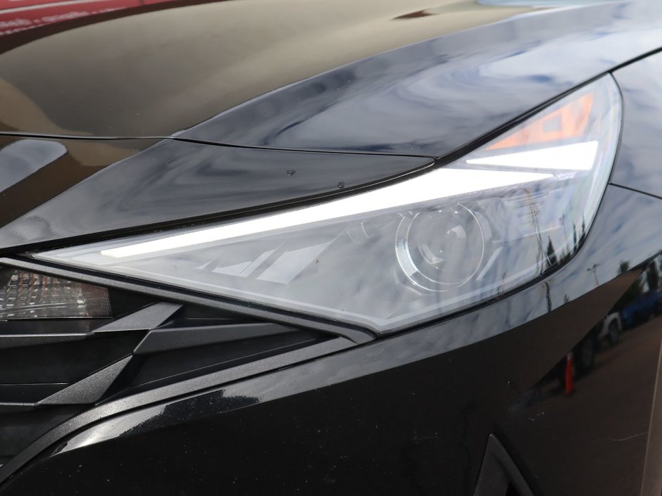 2023 Hyundai Elantra PREFERRED IN BLACK EQUIPPED WITH A 2.0L I4 , FWD , CVT AUTO , CLOTH HEATED SEATS , AC , CRUISE , BACKUP CAM , APPLE CARPLAY/ANDR-3