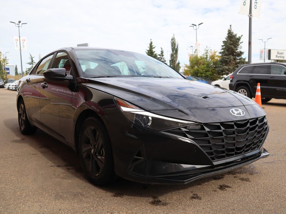 2023 Hyundai Elantra PREFERRED IN BLACK EQUIPPED WITH A 2.0L I4 , FWD , CVT AUTO , CLOTH HEATED SEATS , AC , CRUISE , BACKUP CAM , APPLE CARPLAY/ANDR-10