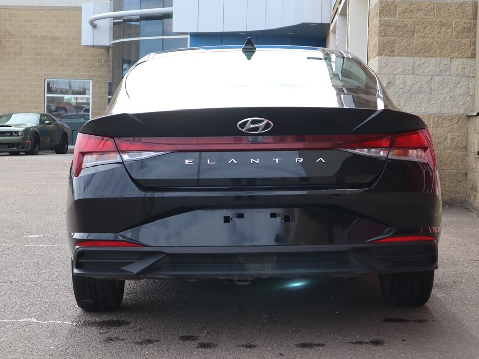 2023 Hyundai Elantra PREFERRED IN BLACK EQUIPPED WITH A 2.0L I4 , FWD , CVT AUTO , CLOTH HEATED SEATS , AC , CRUISE , BACKUP CAM , APPLE CARPLAY/ANDR-8