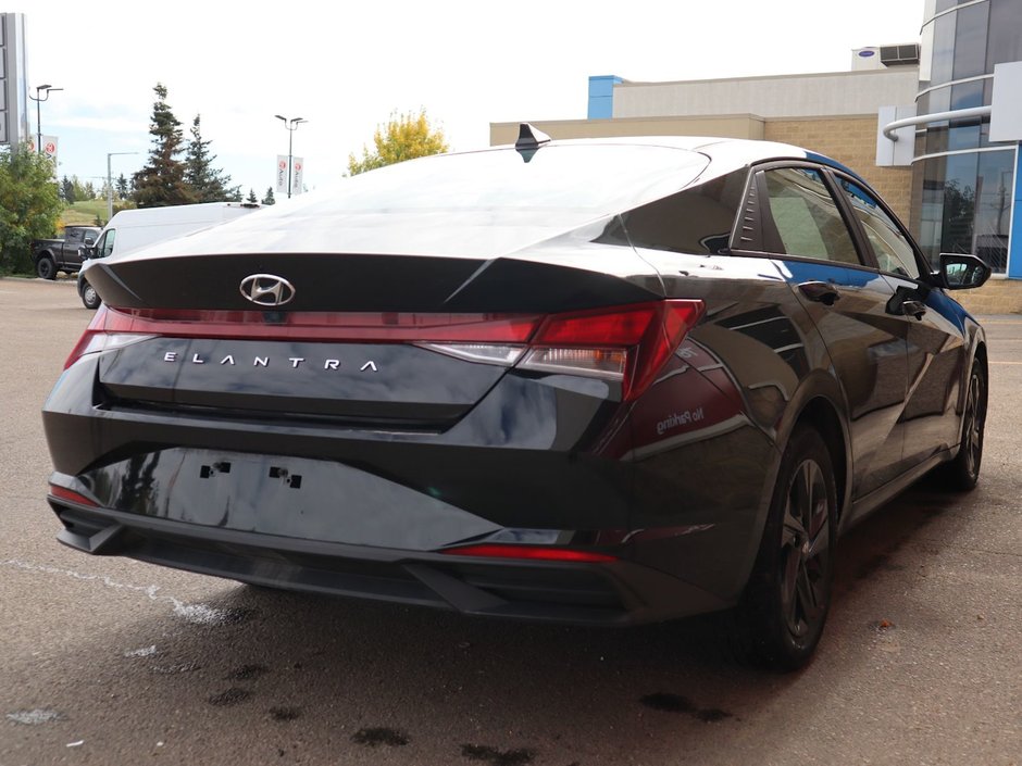 2023 Hyundai Elantra PREFERRED IN BLACK EQUIPPED WITH A 2.0L I4 , FWD , CVT AUTO , CLOTH HEATED SEATS , AC , CRUISE , BACKUP CAM , APPLE CARPLAY/ANDR-9
