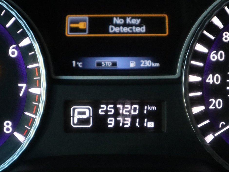 2019 Infiniti QX60 PURE IN BLACK EQUIPPED WITH A 306HP 3.5L V6 , AWD , CVT AUTO , LEATHER HEATED SEATS , SUNROOF , BACKUP CAM , DUAL ZONE AC , CRUI-26