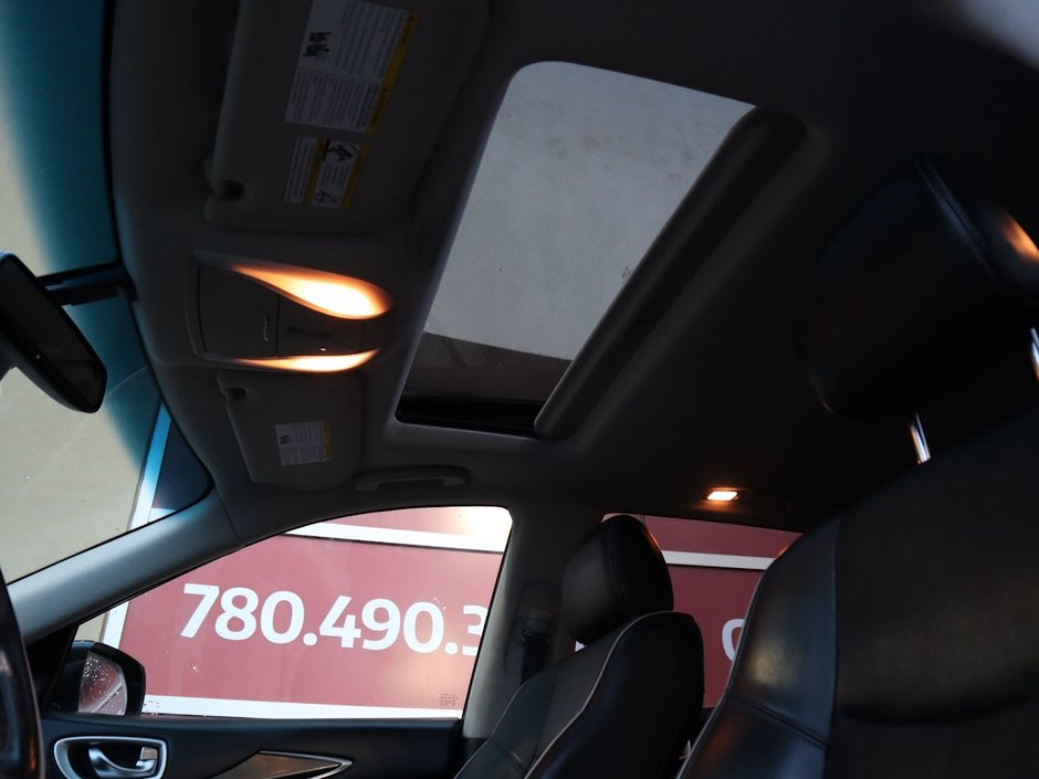 2019 Infiniti QX60 PURE IN BLACK EQUIPPED WITH A 306HP 3.5L V6 , AWD , CVT AUTO , LEATHER HEATED SEATS , SUNROOF , BACKUP CAM , DUAL ZONE AC , CRUI-16