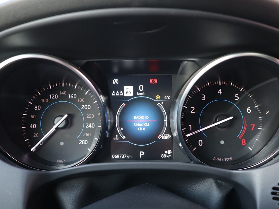 2020 Jaguar F-PACE PREMIUM IN BLACK EQUIPPED WITH A 2.0L TURBO I4 , AWD , 8SPD AUTO SYNTHETIC LEATHER HEATED SEATS + SW , PREMIUM AUDIO , NAV , BAC-28