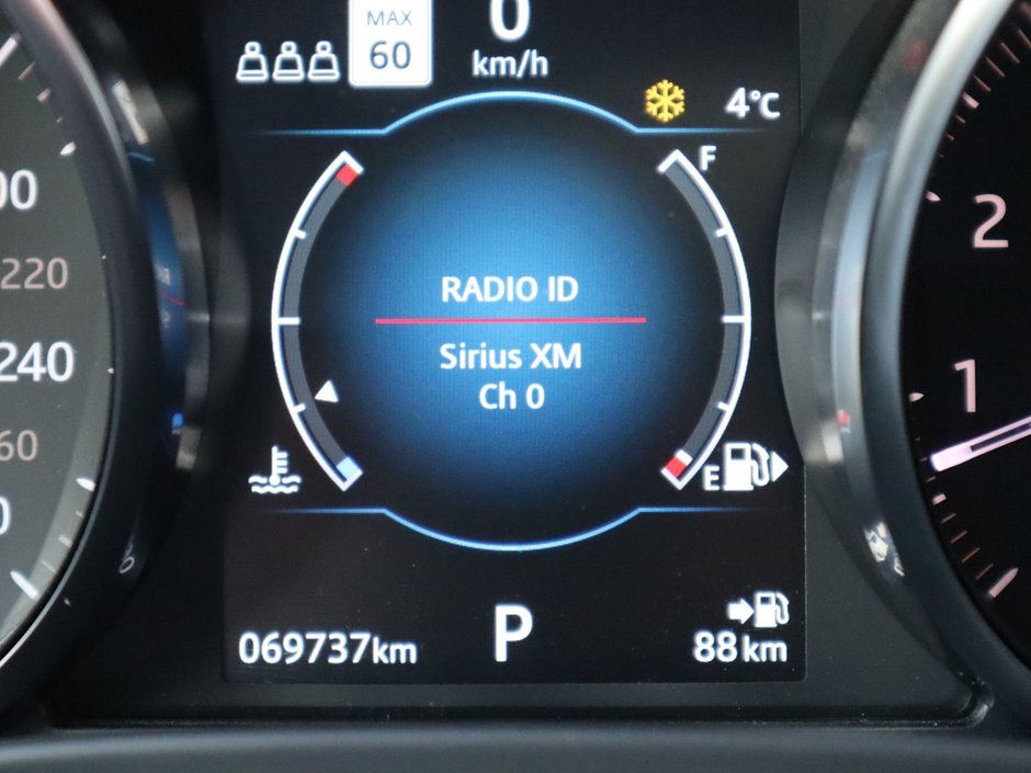 2020 Jaguar F-PACE PREMIUM IN BLACK EQUIPPED WITH A 2.0L TURBO I4 , AWD , 8SPD AUTO SYNTHETIC LEATHER HEATED SEATS + SW , PREMIUM AUDIO , NAV , BAC-29