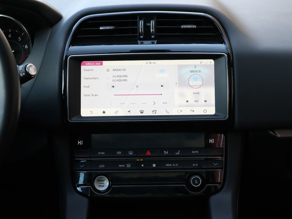 2020 Jaguar F-PACE PREMIUM IN BLACK EQUIPPED WITH A 2.0L TURBO I4 , AWD , 8SPD AUTO SYNTHETIC LEATHER HEATED SEATS + SW , PREMIUM AUDIO , NAV , BAC-25