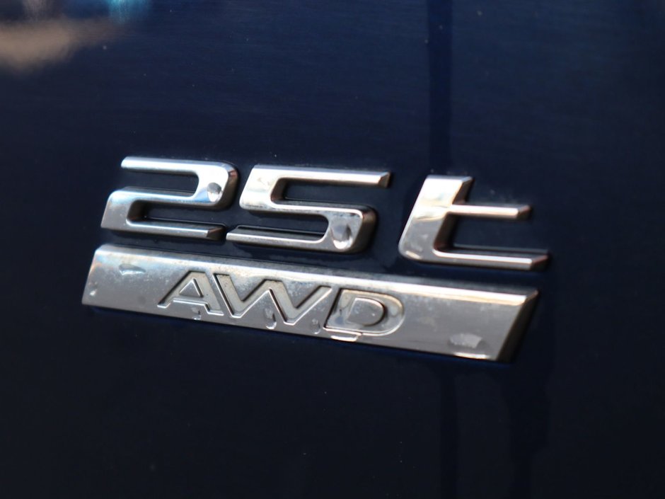 2020 Jaguar F-PACE PREMIUM IN BLACK EQUIPPED WITH A 2.0L TURBO I4 , AWD , 8SPD AUTO SYNTHETIC LEATHER HEATED SEATS + SW , PREMIUM AUDIO , NAV , BAC-14