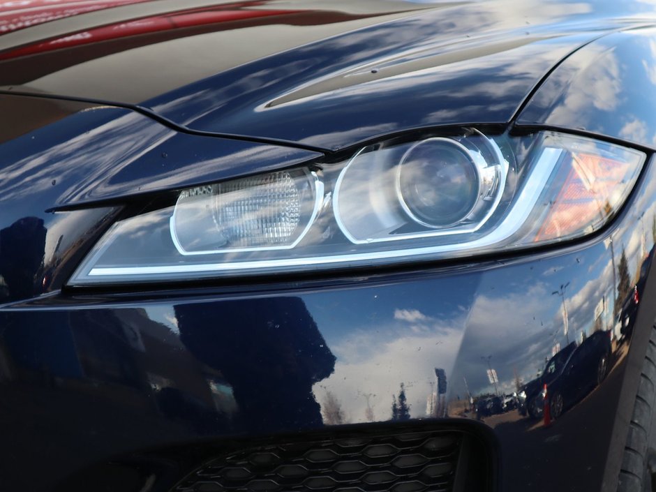 2020 Jaguar F-PACE PREMIUM IN BLACK EQUIPPED WITH A 2.0L TURBO I4 , AWD , 8SPD AUTO SYNTHETIC LEATHER HEATED SEATS + SW , PREMIUM AUDIO , NAV , BAC-3