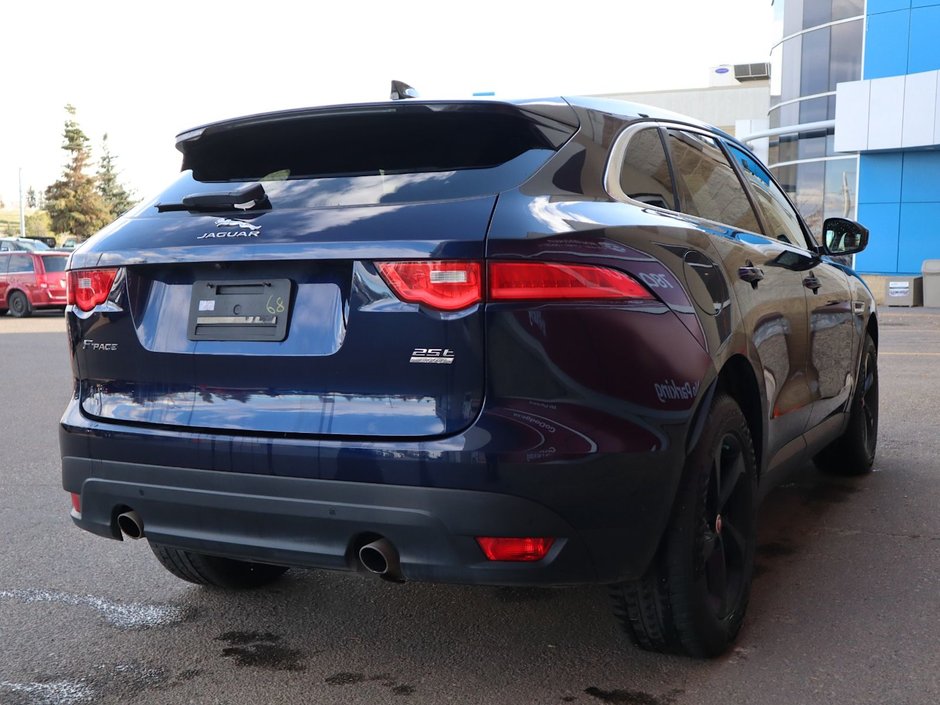 2020 Jaguar F-PACE PREMIUM IN BLACK EQUIPPED WITH A 2.0L TURBO I4 , AWD , 8SPD AUTO SYNTHETIC LEATHER HEATED SEATS + SW , PREMIUM AUDIO , NAV , BAC-9