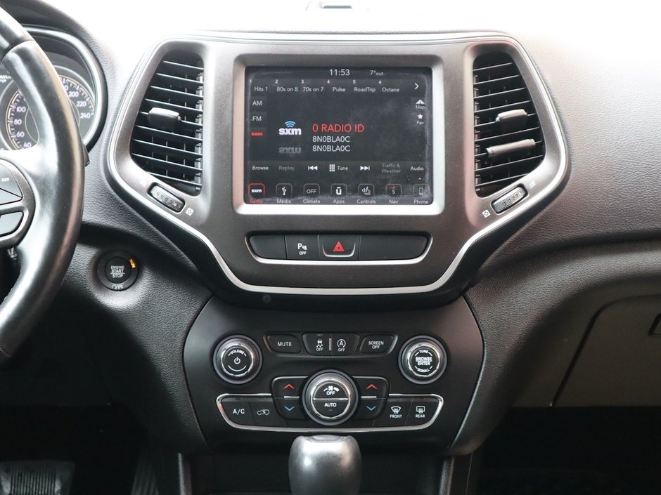 2019 Jeep Cherokee TRAILHAWK IN DIAMOND BLACK EQUIPPED WITH A 3.2L V6 , 4X4 , 9SPD AUTO , 8.4INCH W/NAV , COMFORT & CONVENIENCE GROUP , COLD WEATHE-24