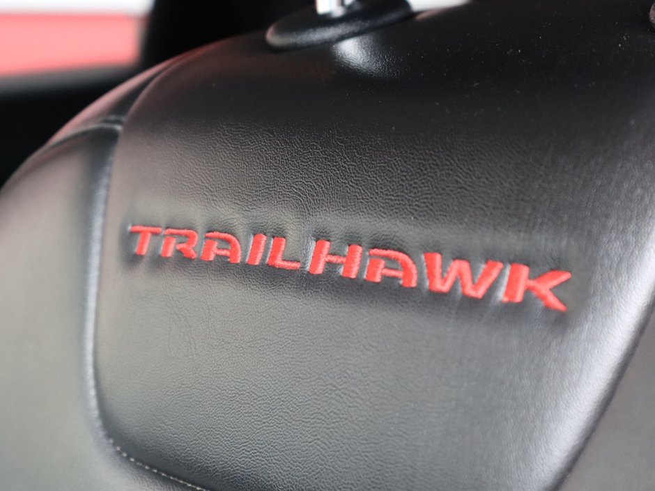 2019 Jeep Cherokee TRAILHAWK IN DIAMOND BLACK EQUIPPED WITH A 3.2L V6 , 4X4 , 9SPD AUTO , 8.4INCH W/NAV , COMFORT & CONVENIENCE GROUP , COLD WEATHE-20