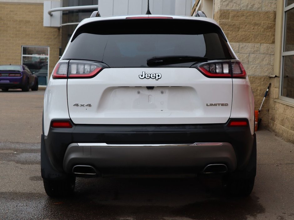 2022 Jeep Cherokee LIMITED IN BRIGHT WHITE EQUIPPED WITH A 2.0L TURBO I4 , 4X4 , 9SPD AUTO , BACKUP CAM , BSM/RCPD , ADV CRUISE W/LKA , PWR FRONT S-8