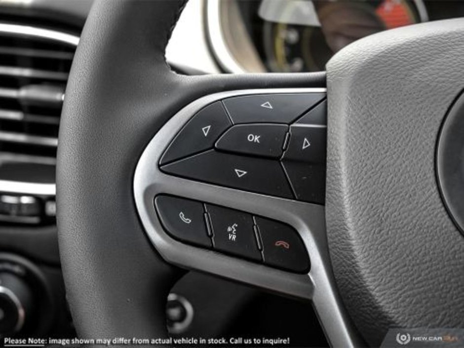 2023 Jeep Cherokee ALTITUDE IN BRIGHT WHITE EQUIPPED WITH A 2.4L MULTI AIR I4 , 9SPD AUTO , 4X4 , ELITE GROUP , LEATHER HEATED/VENTED BUCKET SEATS-13